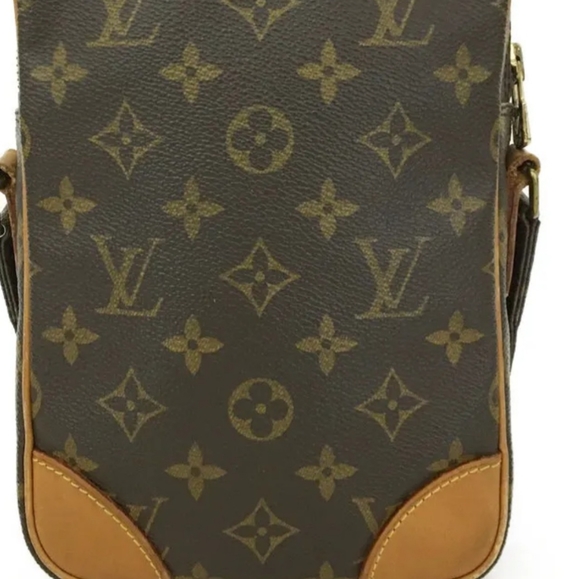 LV Danube crossbody - Picture 2 of 8